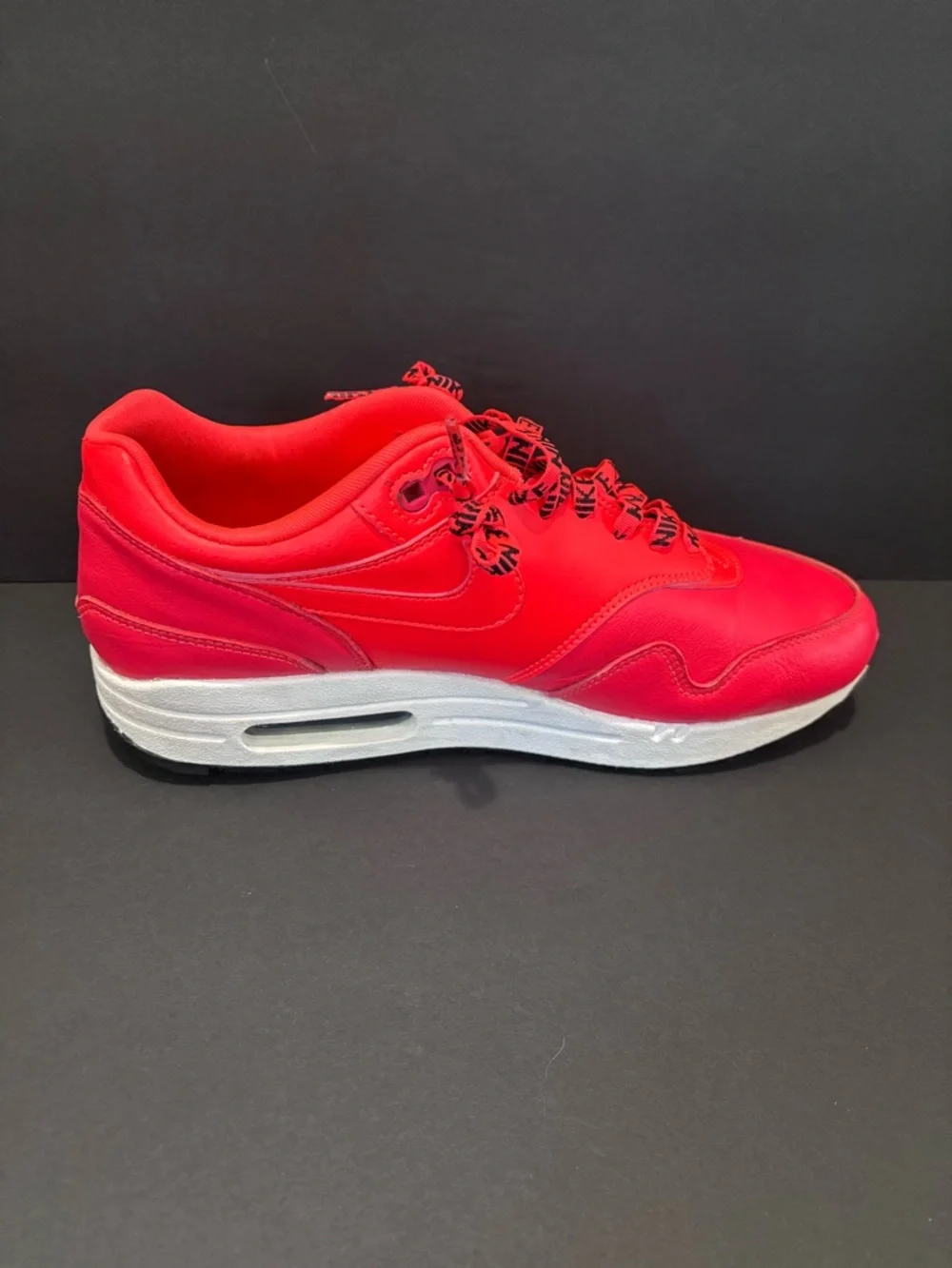 Nike Women’s Air Max 1 SE 8.5 W / 7 M - Bright Crimson - Picture 13 of 14